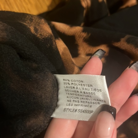 Woman’s Tie Dye Rolling Stones Distressed Hoodie Size Small - Picture 5 of 5